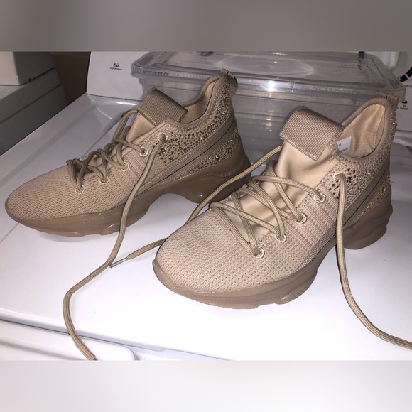 Tan rhinestone Steve Madden sneakers, brand new never worn - Picture 4 of 6